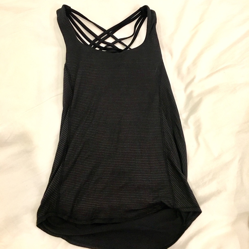 Lululemon built-in bra striped tank top!!🐼